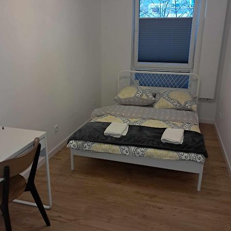 Apartament Julia 1-4 Os Starowapiennikowa 42A Z Balkonem Ze Sniadaniem Kontynentalnym Kielce Exterior foto