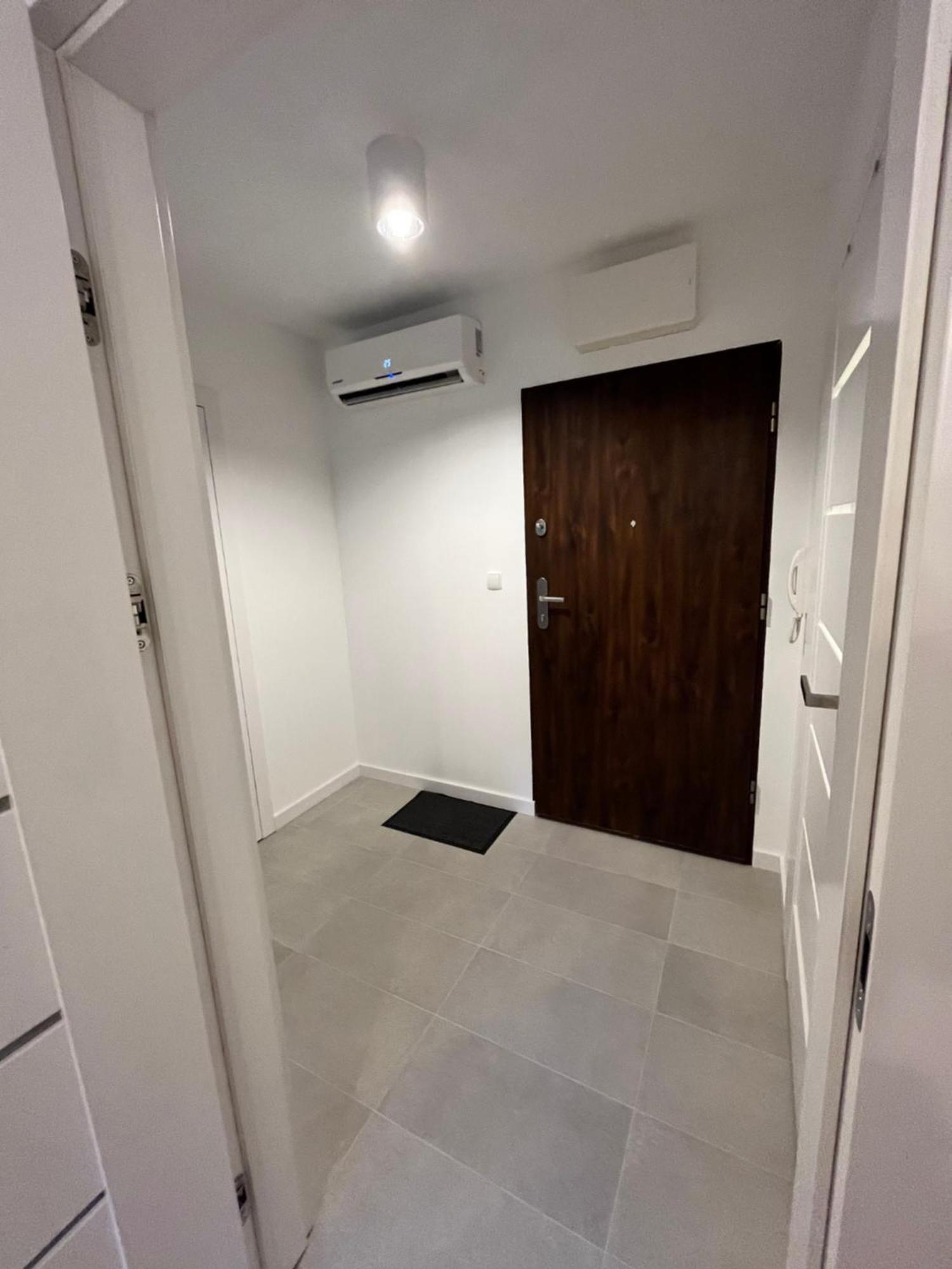 Apartament Julia 1-4 Os Starowapiennikowa 42A Z Balkonem Ze Sniadaniem Kontynentalnym Kielce Exterior foto