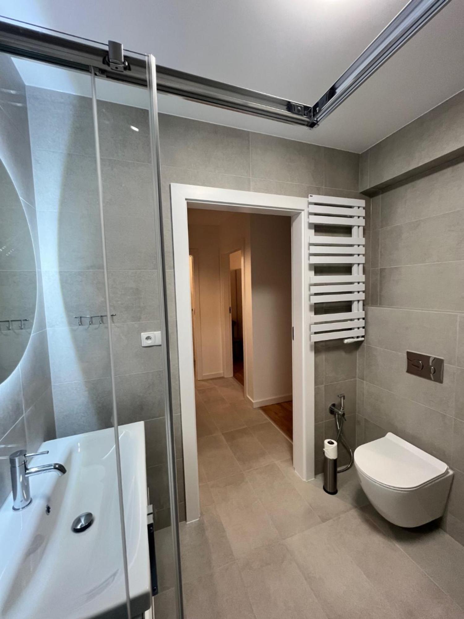 Apartament Julia 1-4 Os Starowapiennikowa 42A Z Balkonem Ze Sniadaniem Kontynentalnym Kielce Exterior foto